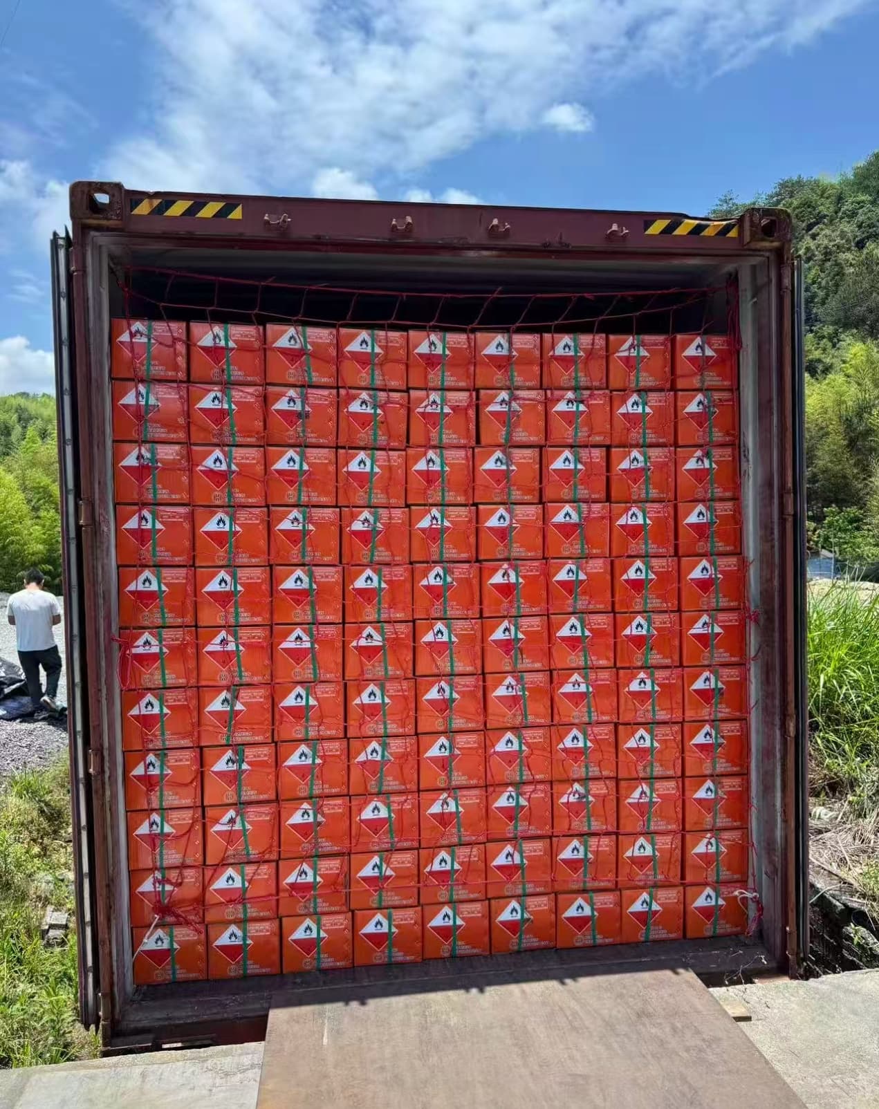 Real bamboo charcoal container loading